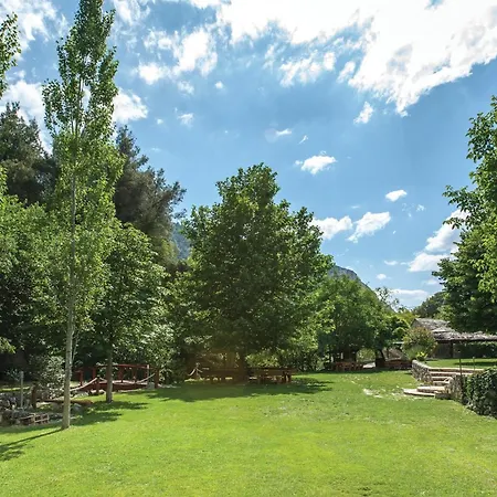 Holiday home 4 Bedroom Gorgeous In Zrnovnica
