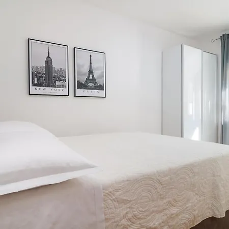 4 Bedroom Gorgeous In