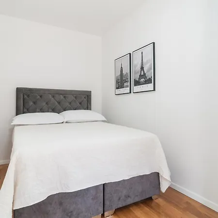 4 Bedroom Gorgeous In