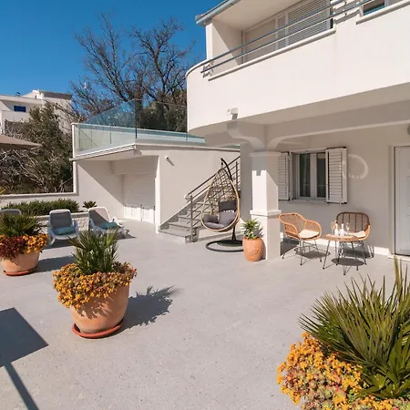 4 Bedroom Gorgeous In *
