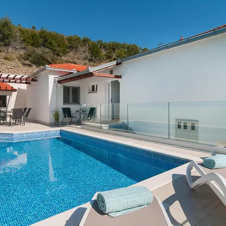 Holiday home 4 Bedroom Gorgeous In